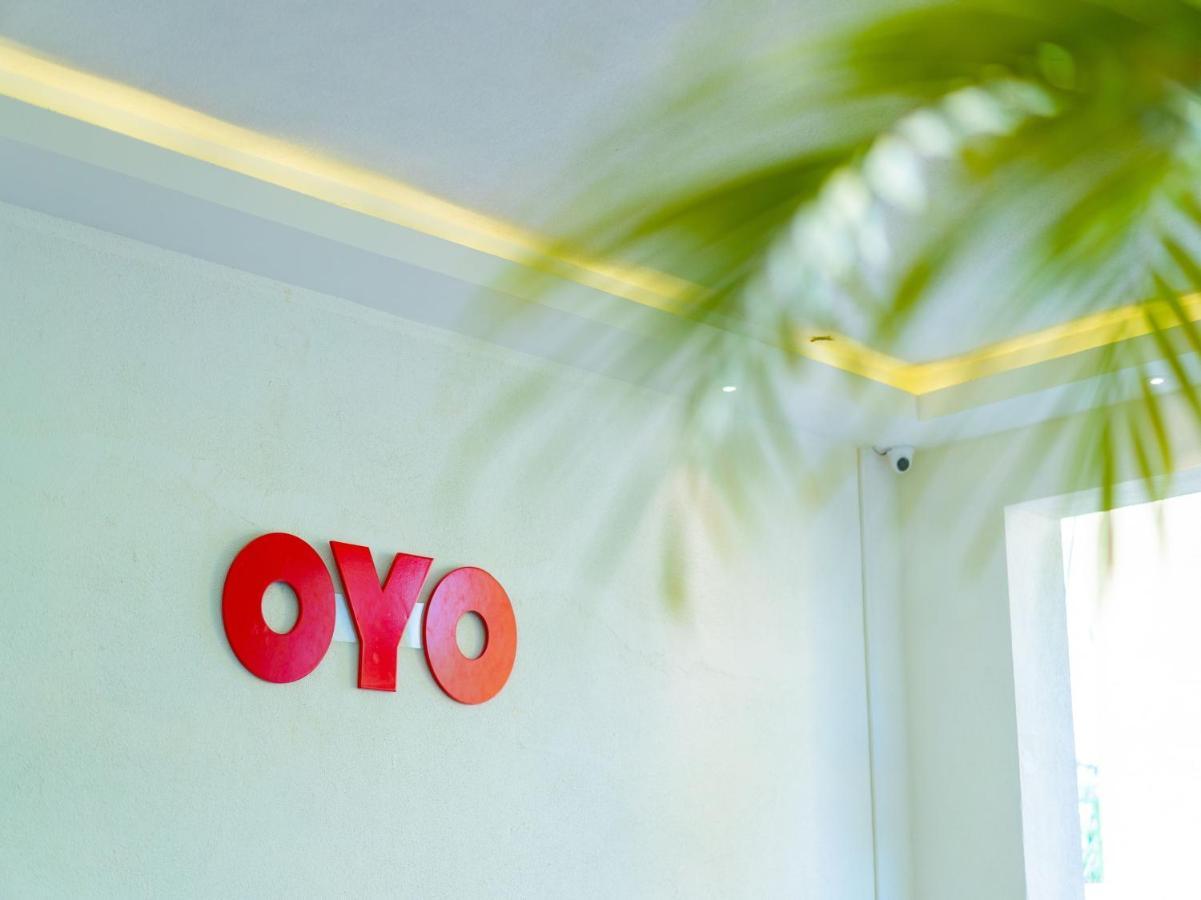 Oyo 4964 Golden Oyster Suites Dehradun Exterior foto